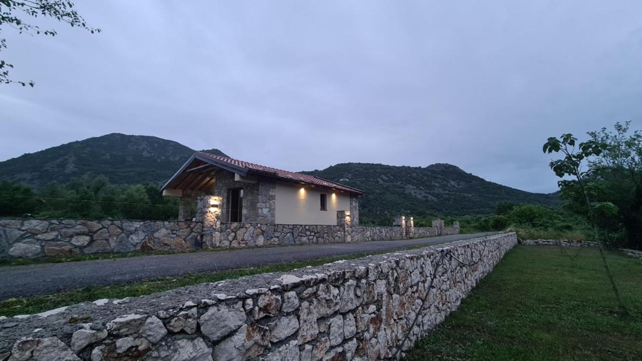 Villa Orahovo Stone *